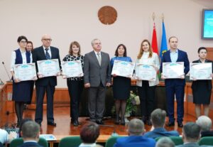 Подробнее о статье В Гомельском горисполкоме состоялось торжественное чествование по итогам проведения праздничных мероприятий, посвященных Дню города и XI Международному фестивалю «Сожскі карагод» .