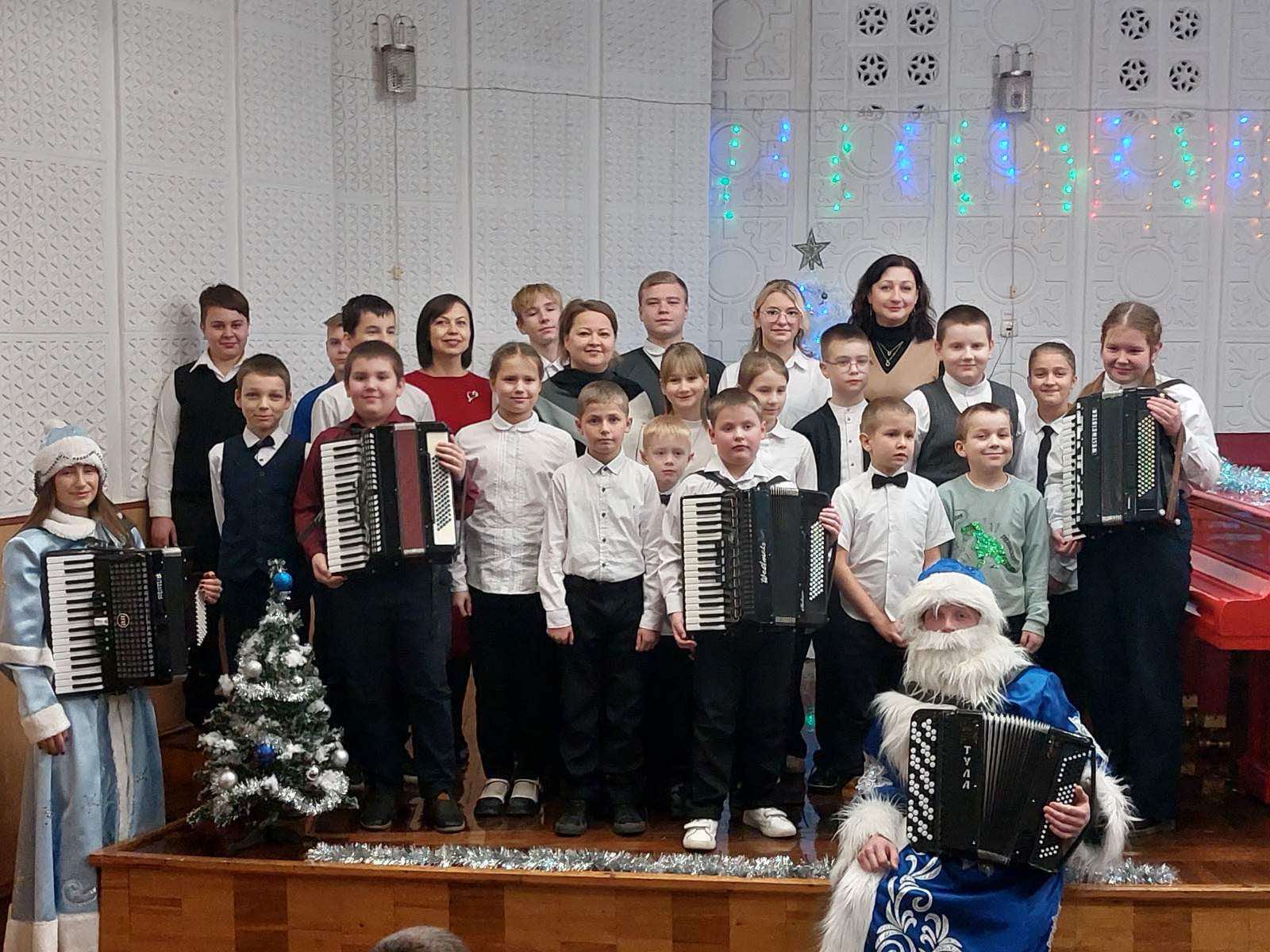 Подробнее о статье 🎉«НОВОГОДНИЙ СЕРПАНТИН»🎊