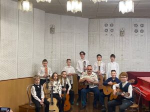 Подробнее о статье Состоялся концерт класса учителя Анатолия Юрьевича Кулебякина «СТРУН ГИТАРНЫХ ПЕРЕЗВОН»🎶  👏🏻👏🏻👏🏻