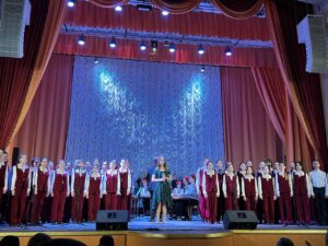 Подробнее о статье В УО «ГГКИ им. Н.Ф. Соколовского» состоялся юбилейный концерт к 65-летию народного оркестра белорусских народных инструментов, в котором принял участие Образцовый хор «Камертон»– рук.Кирьянова Н.И. Солистка: Анастасия Грес.  👏🏻👏🏻👏🏻