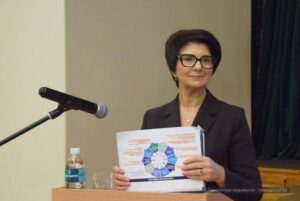 Подробнее о статье В преддверии ключевого политического события года — второго заседания Всебелорусского народного собрания – в детской школе искусств Nº5 состоялся открытый диалог, вышедший далеко за рамки простого информирования.