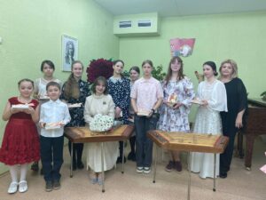 Подробнее о статье Концерт класса Сурта Виктории Сергеевны «Весна в сердцах»